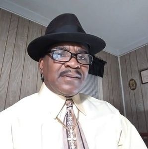 Meet your Posher, Gregory